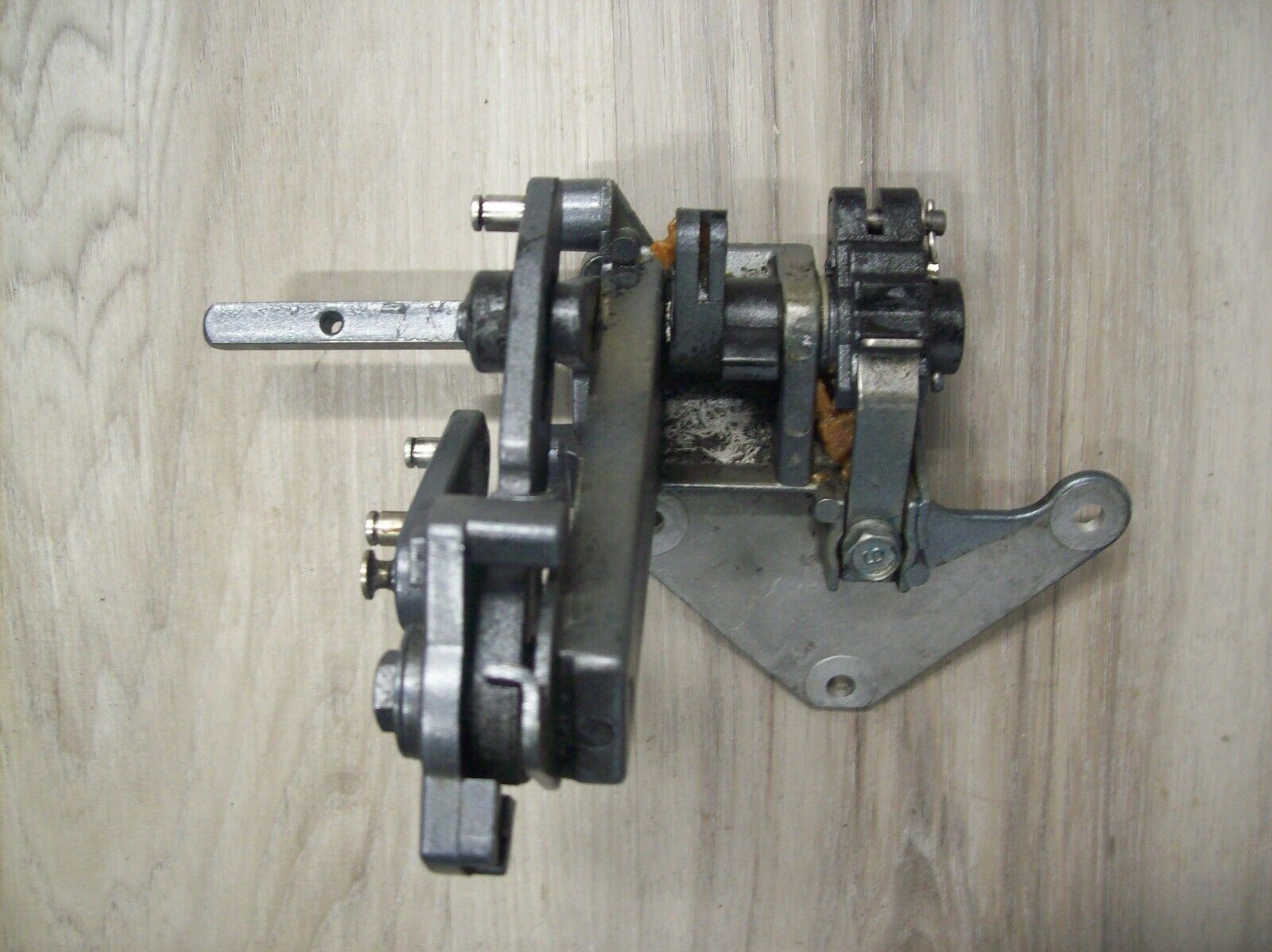 Yamaha 9.9hp 4 Stroke Throttle Shift Linkage Brackets 1996 Yamaha 9.9hp 4 Stroke Throttle Shift Linkage Brackets 1996