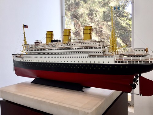 MARKLIN 16150 PROPELLER-DRIVEN STEAM SHIP w/ Orig Box, Tin Toys Germany,  Boat