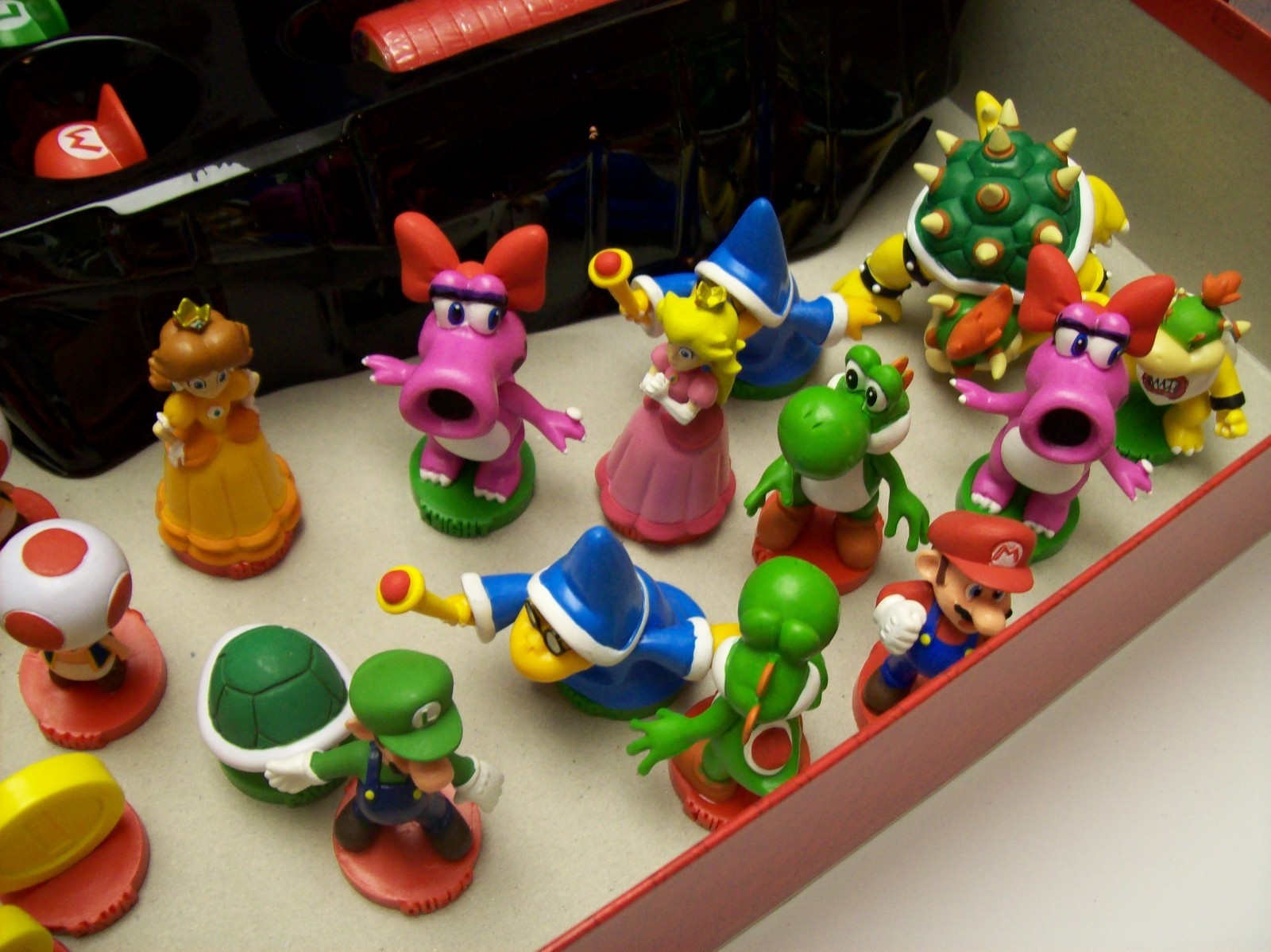 Super Mario Chess & Checkers Set Collector's Edition- EUC  - Rare