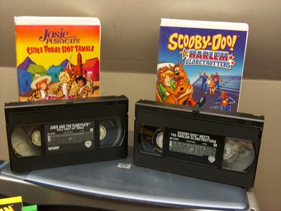 NICE 4 VHS GREAT PUMPKIN CHARLIE BROWN,SCOOBY-DOO GLOBETROTTERS,JOSIE PUSSYCATS