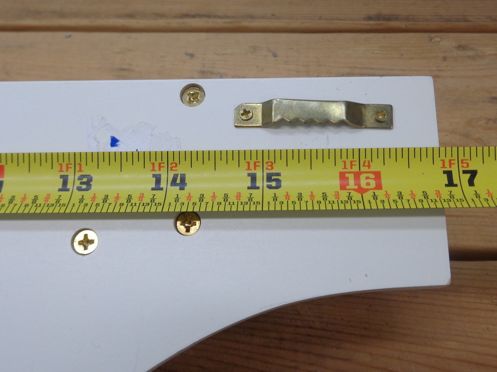 Disney Baby - Winnie The Pooh - Nursery - Wall Shelf With 4  Pegs Adorable