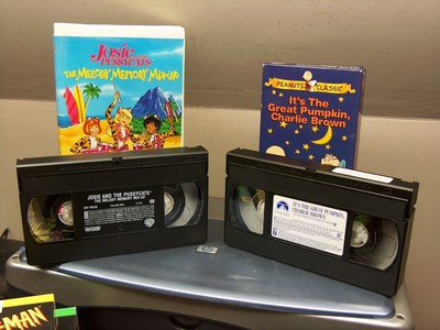 NICE 4 VHS GREAT PUMPKIN CHARLIE BROWN,SCOOBY-DOO GLOBETROTTERS,JOSIE PUSSYCATS