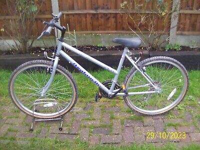 ladies townsend avalanche mountain  bike PICK UP ONLY