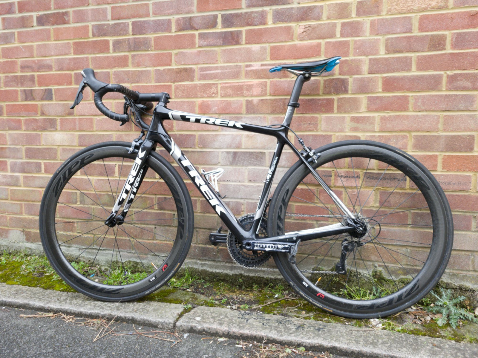 Trek Madone 5.2 54cm 6.7KG Carbon Fibre Road Bike Zipp 303 Trek Madone 5.2 54cm 6.7KG Carbon Fibre Road Bike Zipp 303