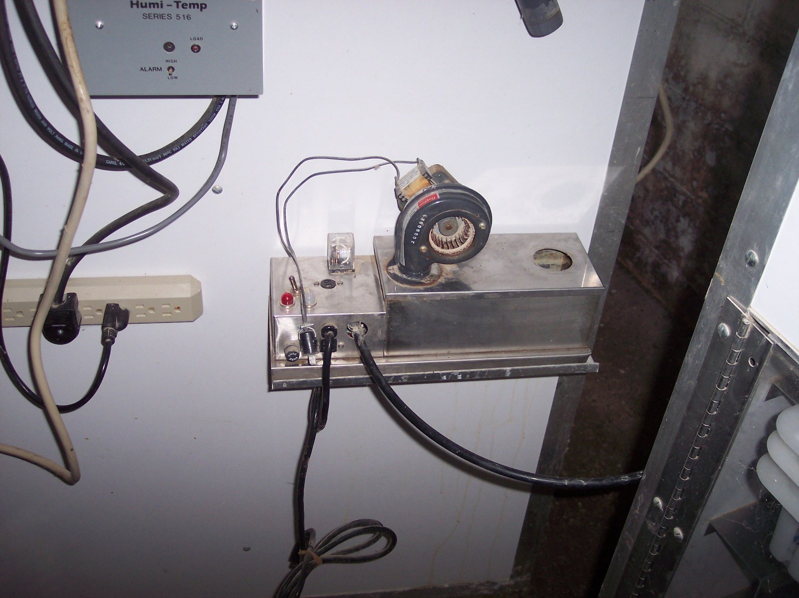 KUHL INCUBATOR AND HATCHER