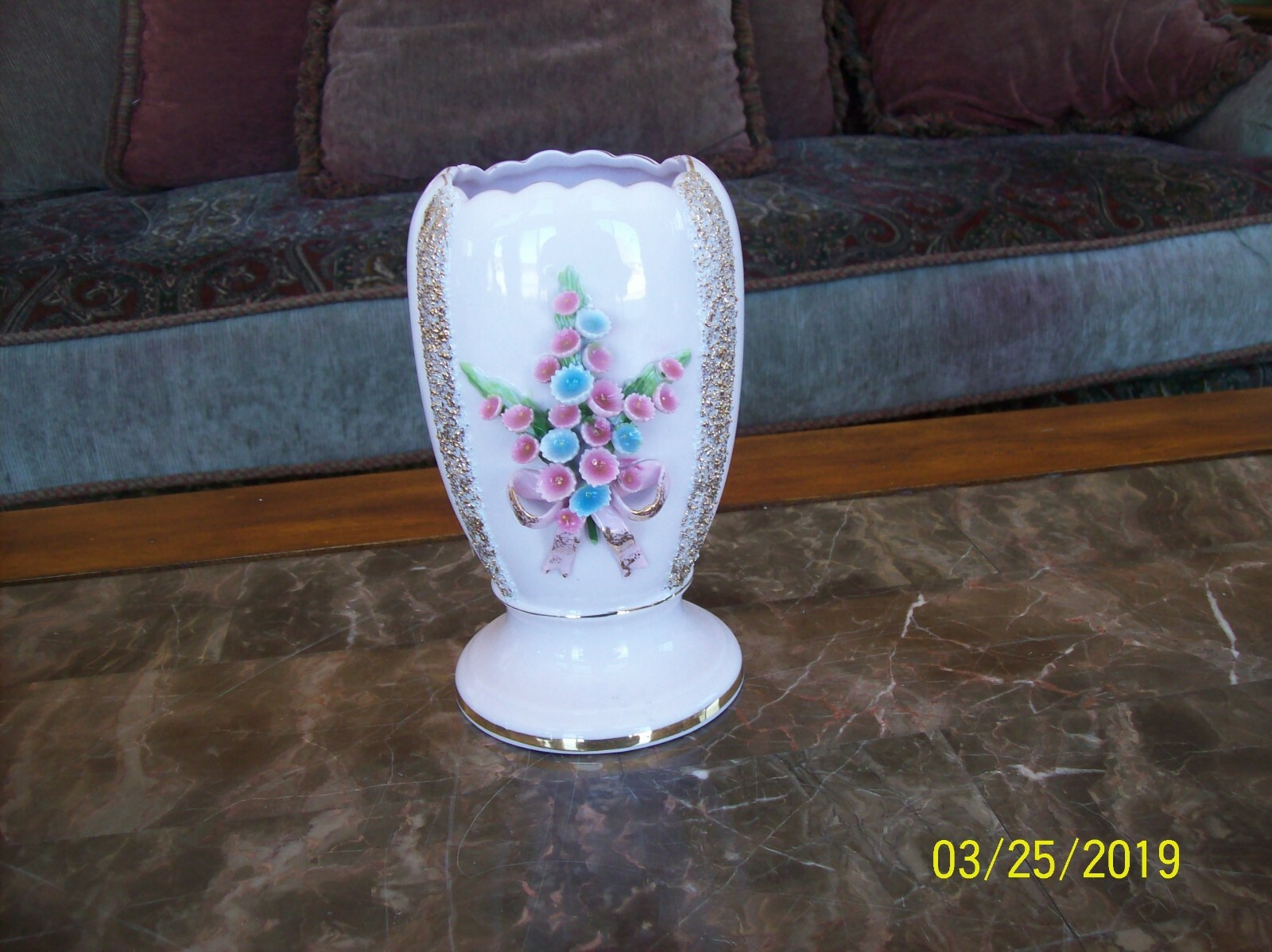 Lefton & Ucagco Vtg Porcelain Pink Applied Floral Gold Highlights 3 Vases & Swan