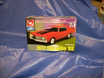 AMT/ERTL 72 CHEVY CHEVELLE SS STREET CUSTOM  PLASTIC MODEL KIT 31548 1/25 