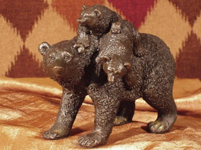 * Rich Bronze Metal Statue No. American Grizzly Brown Bear & Her Cubs Sculpture