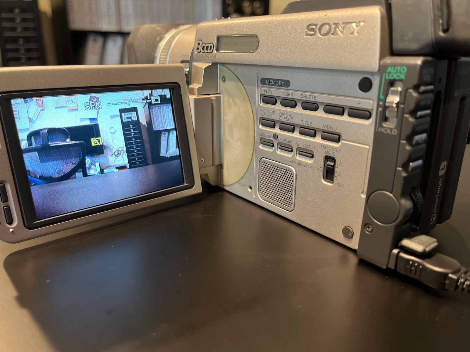 SONY　DCR-TRV900　MiniDV対応 Sony Handycam DCR-TRV900 Mini DV Camcorder for sale online