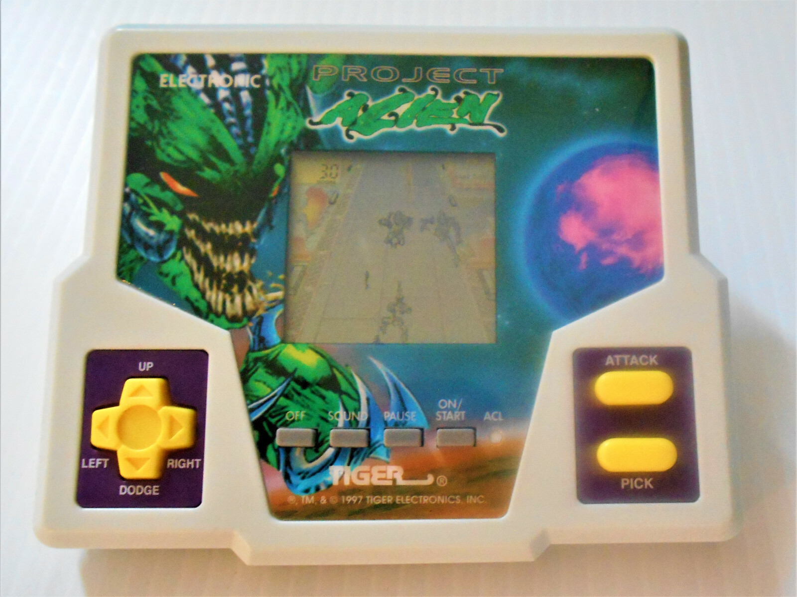 PROJECT ALIEN Tiger Electronics Vintage LCD handheld Video Game HTF Works! 1988