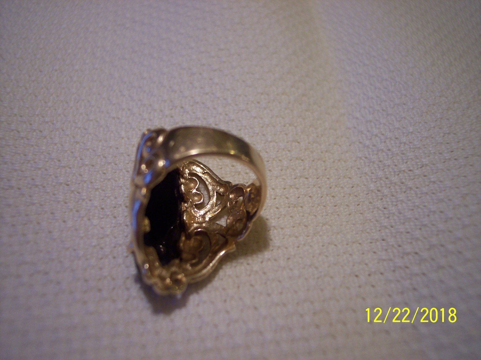 HUGE ! Vintage 14k yellow gold OVAL black onyx SCROLL RING SZ 3 1/2 HALLMARKED