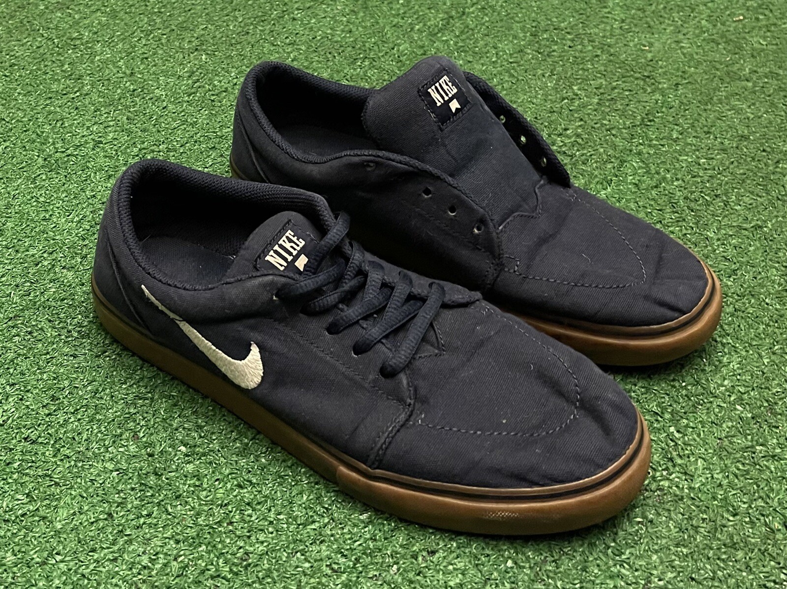 Nike SB Satire Canvas Low Mens Skate 