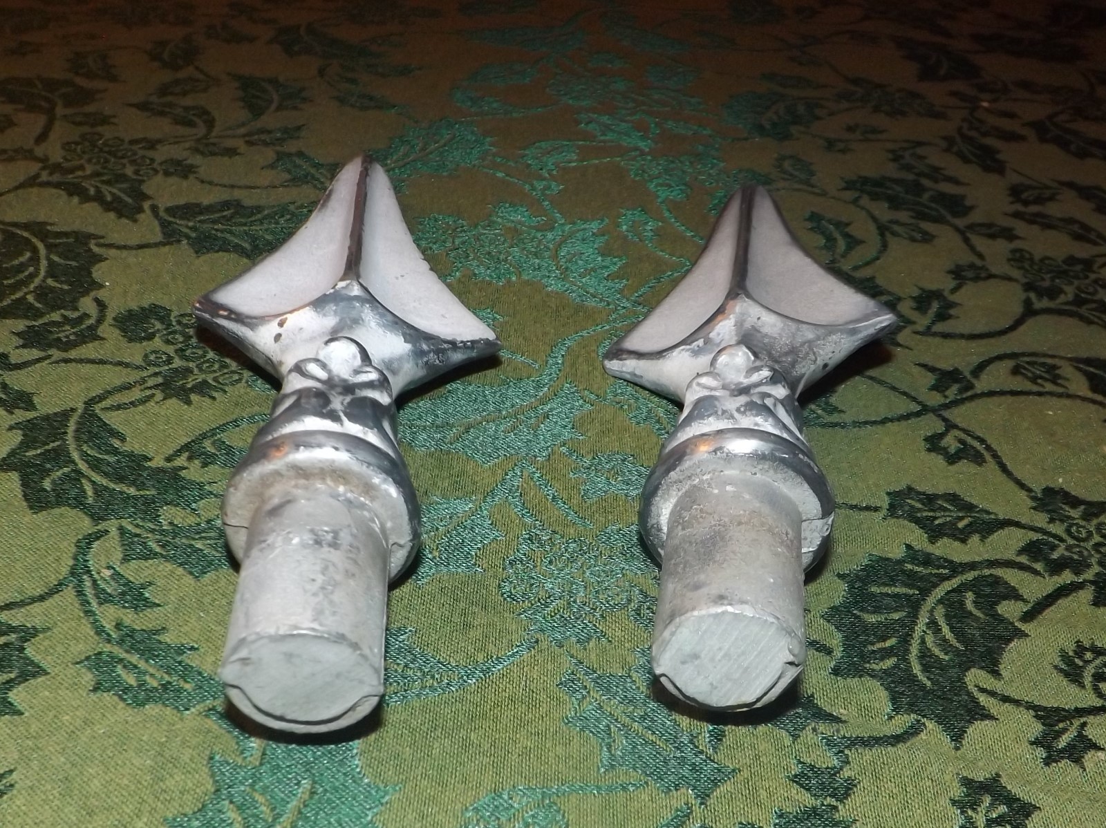 VINTAGE 1950'S SOLID CAST ALUMINUM ARCHITECTUAL SPEARHEADS PAIR OF TWO