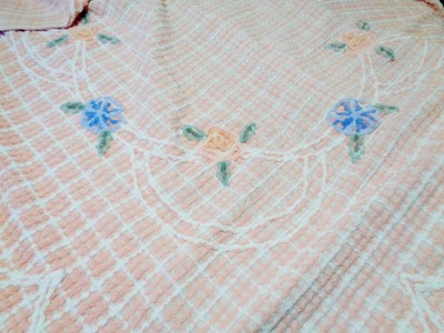 Vintage PEACH STRIPED FLOWER Chenille 100 X 89 BEDSPREAD COVERLET BLANKET CUTTER