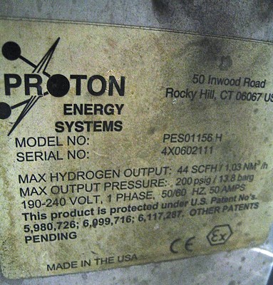 Proton Model PES01156H Hydrogen Generator, 44 SCFH, 200 psi, 190–240VAC, 50/60Hz