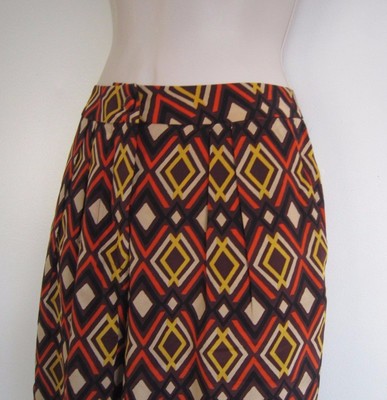 Issa LONDON 100% Silk Diamond Pattern Print High Waist Pleated Pants Size 6 