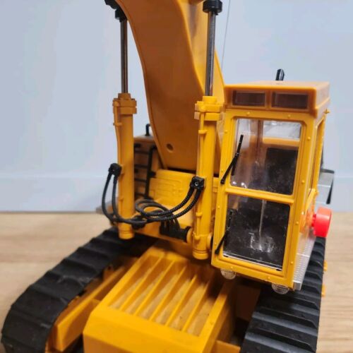 Vintage New Bright 1988  Caterpillar (Cat) Excavator 245D  - UNTESTED FOR PARTS!