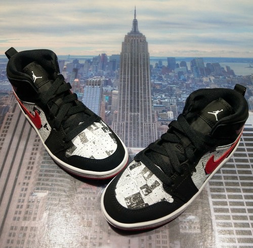 靴 Nike Air Jordan News paper Air Jordan 1 Mid SE Newspaper Air Times Review! - YouTube