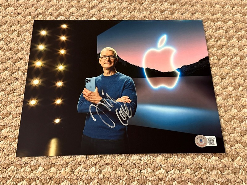 🚨🚨 RARE TIM COOK SIGNED 8X10 PHOTO AUTOGRAPH BECKETT LOA