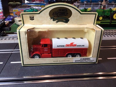 Lledo Days Gone DieCast 1937 Chevron Six Wheel Refined Oil Truck 1/64 Scale