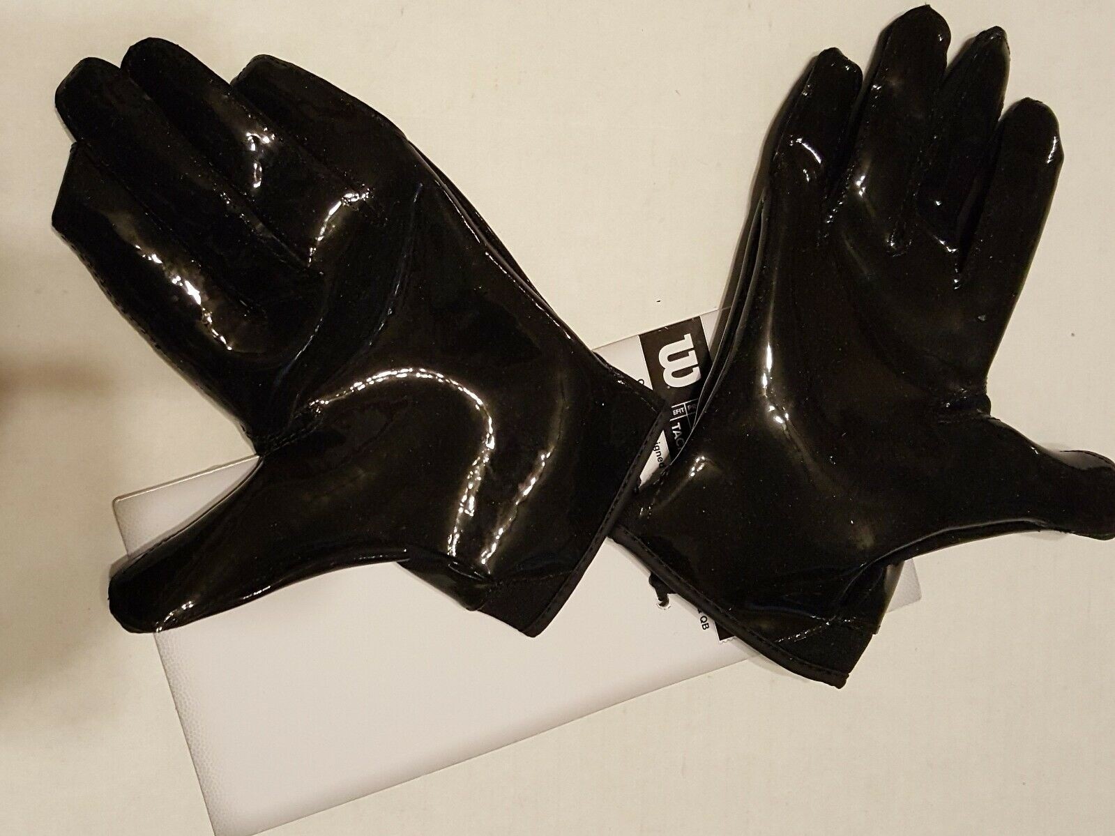 Wilson The MVP Receivers Football Glove Youth Medium Black New