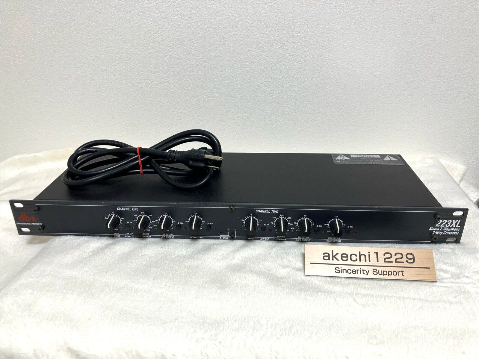 dbx 223XL ステレオ 2-Way/Mono 3-Way クロスオーバー DBX 223XL with XLR Connectors Crossover Stereo 2-Way/Mono 3