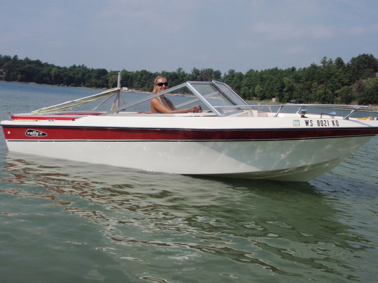 1976 Rally Cruiser Red & White 17 Ft Power Motor Ski Boat