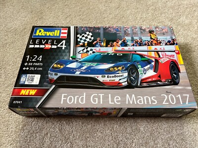 Revell 1:24 Ford GT Le Mans 2017 Plastic Model Racing Kit