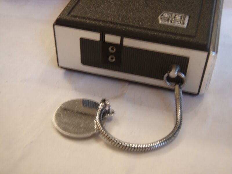 vintage 1965 MAGNAVOX Japan AM transistor magna-mate micro vintage 1965 MAGNAVOX Japan AM transistor magna-mate micro