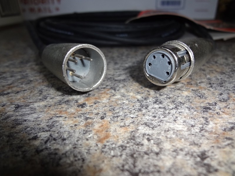 HOSA TECHNOLOGY DMX512 DATA CABLE DMX-525 5 PIN FEMALE XLR X 5 PIN MALE XLR NEW