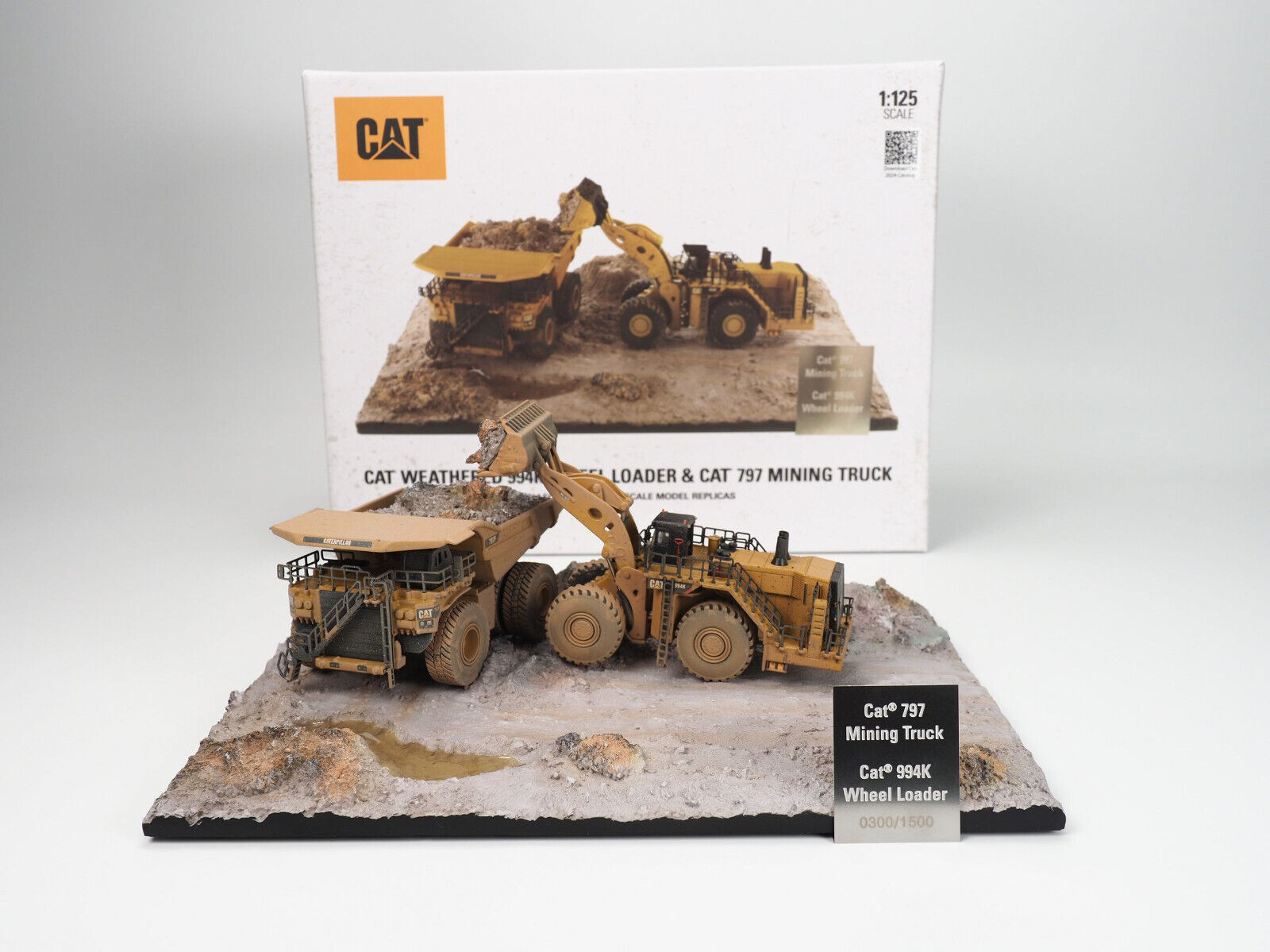 Cat Weathered 994K Wheel Loader & Cat 797 Mining Truck 1:125 Cat Weathered 994K Wheel Loader & Cat 797 Mining Truck 1:125