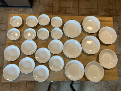 Lot of 24 Pcs Winter Frost White Corelle USA, Coupe-Dessert Bowls &Bread Plates