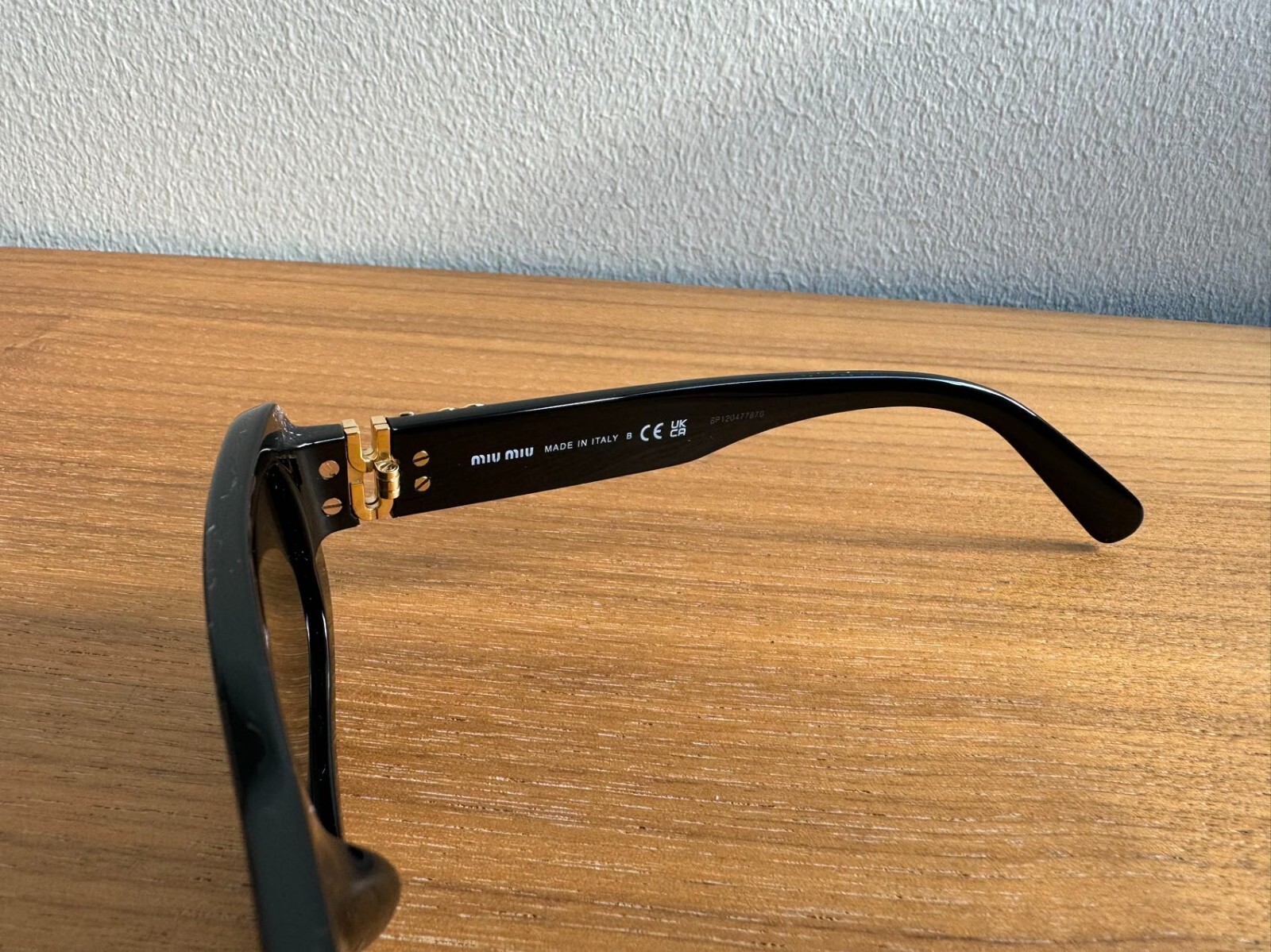 Pre-owned Miu Miu Miumiu Sunglasses Omu 08zs 100% Authentic Brand Condition In Black