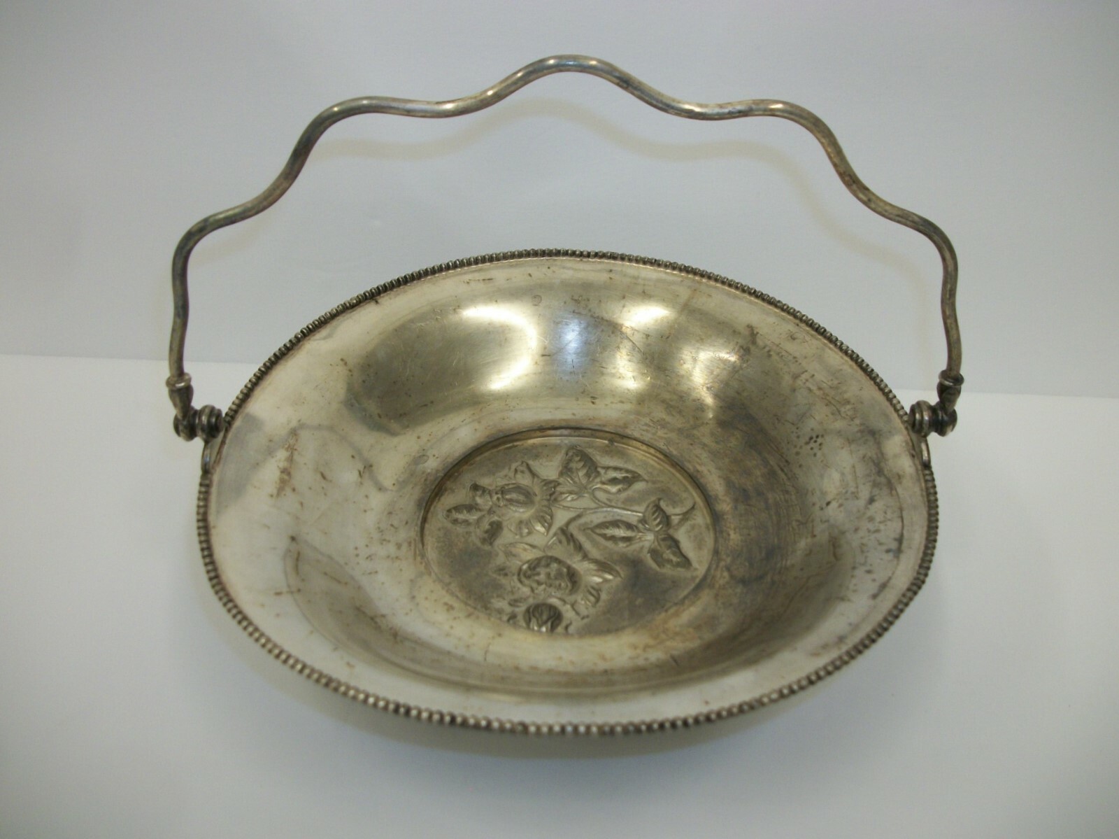 Antique Victoria Silver Plate Footed Brides Basket Floral Center Claw Ball Feet