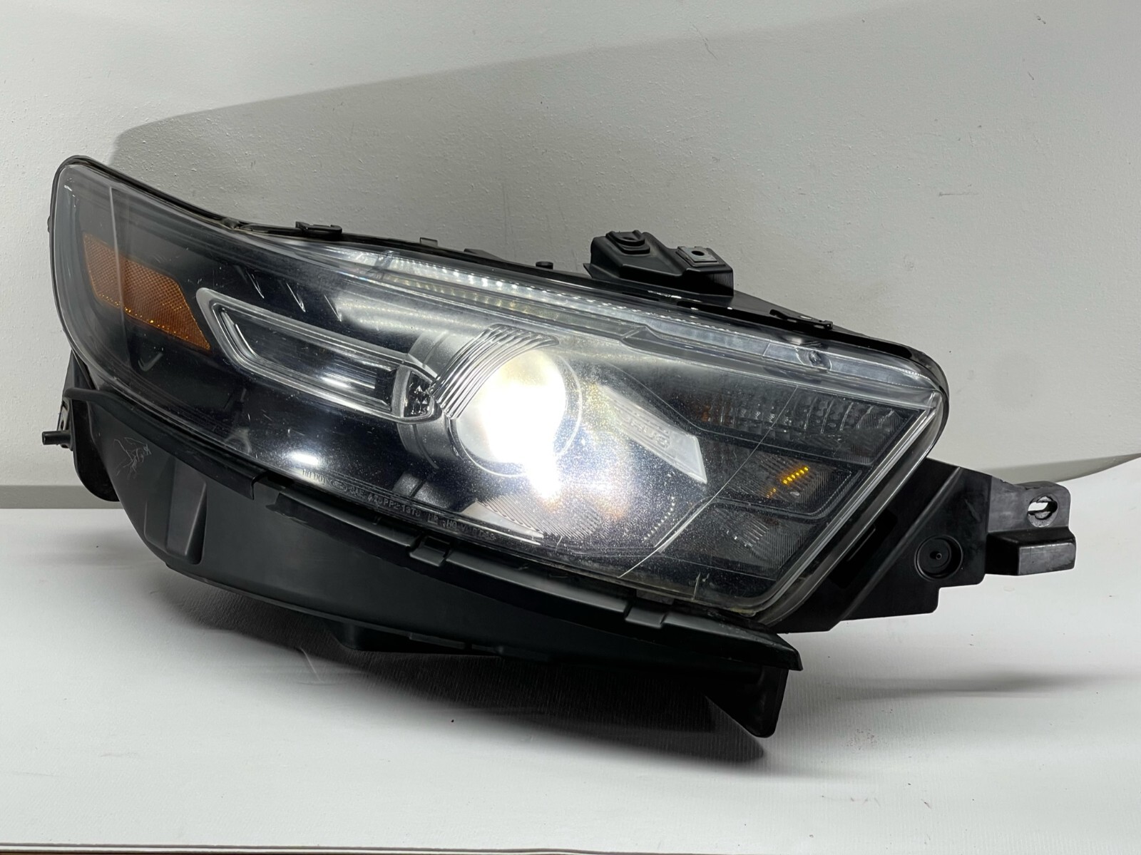taurus 2013-2019 Ford Taurus SHO HID Xenon Headlight Right
