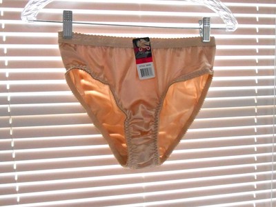 Ivory  Bikini Panties 90% Nylon 10% Spandex Size XL 34/36