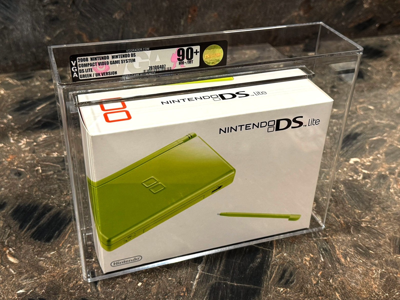 Nintendo DS Lite Green UK Version VGA 90+ NEW FACTORY SEALED