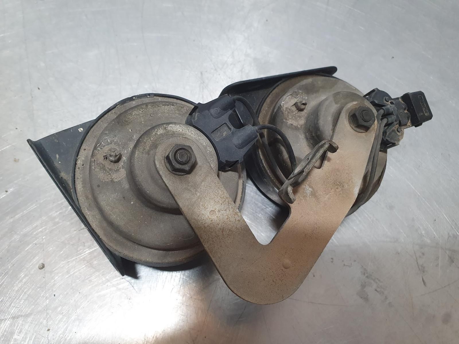2004 Volvo Xc90 HORN 07/03-12/14  PAIR image 2