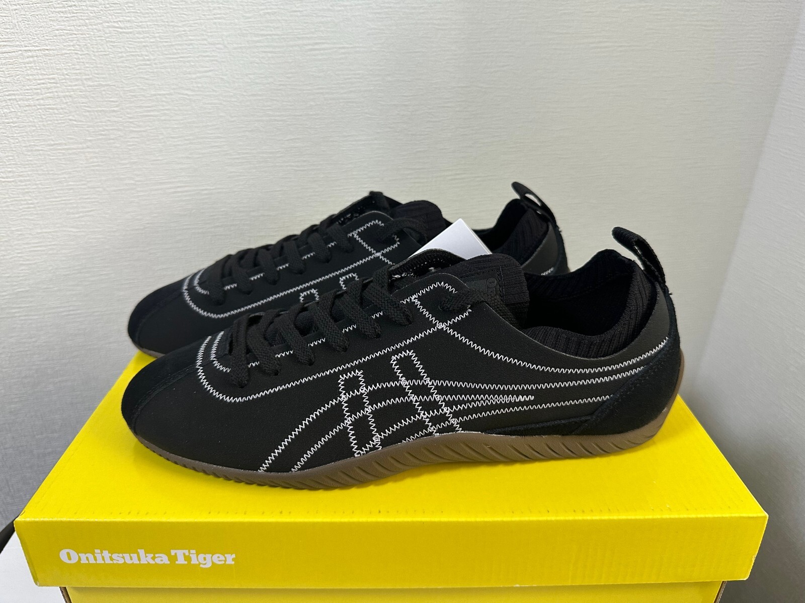 Onitsuka Tiger SCLAW 1183B969 001 BLACK WHITE Unisex Shoes
