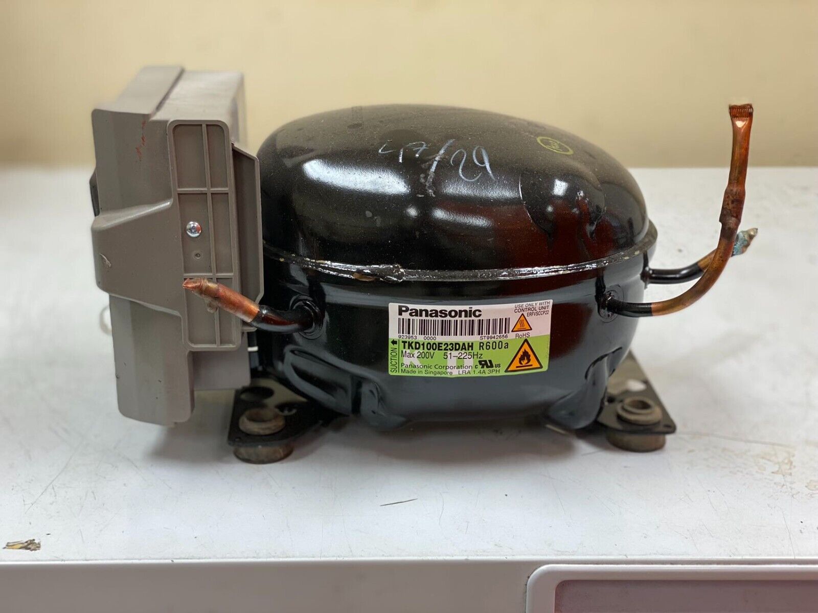 Panasonic Refrigerator Compressor Assy R-600a with Inverter Panasonic Refrigerator Compressor Assy R-600a with Inverter