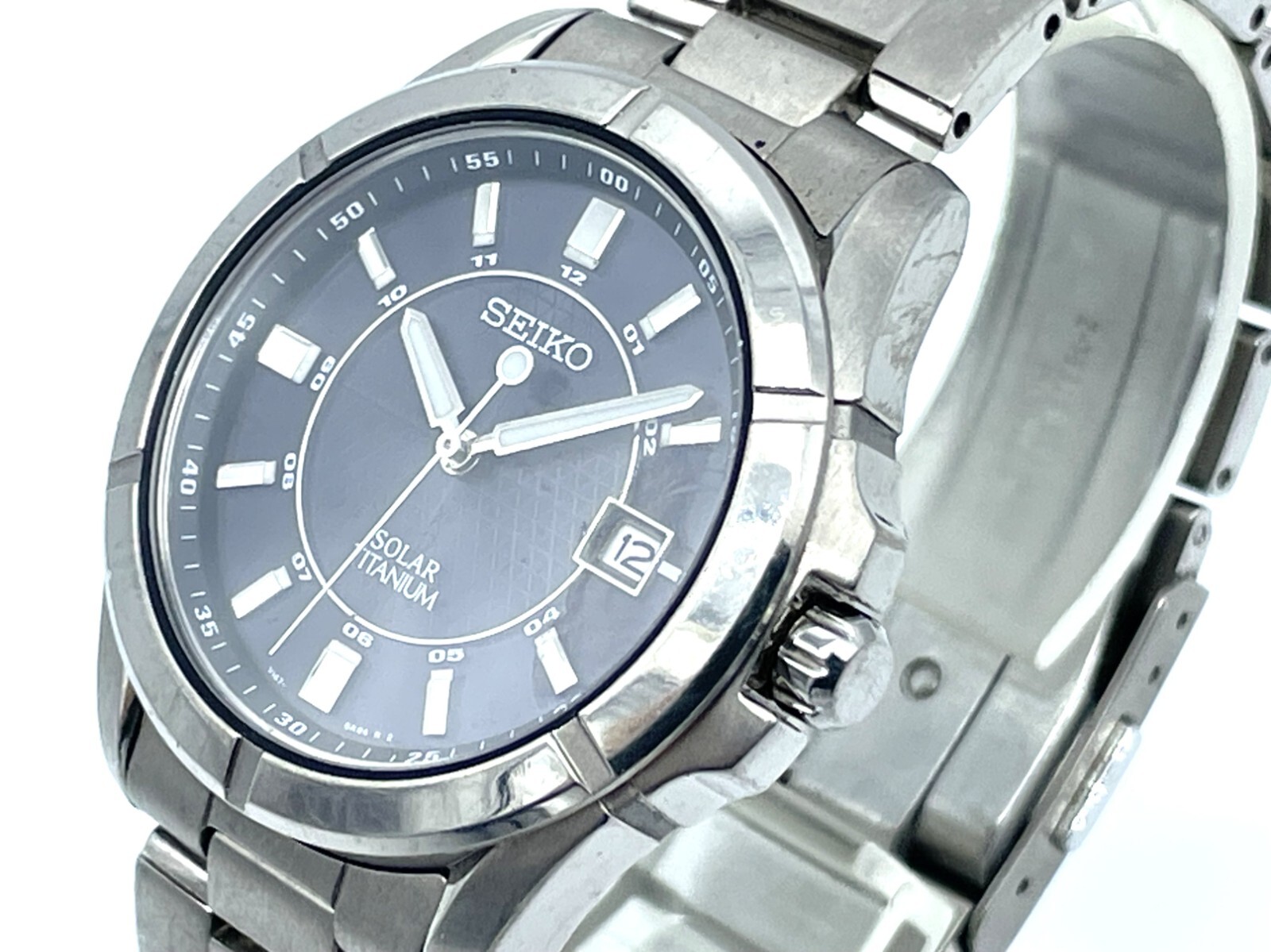 SEIKO Solar Titanium Men's Watch Black Dial Weighs 2.1 oz SEIKO Solar Titanium Men's Watch Black Dial Weighs 2.1 oz
