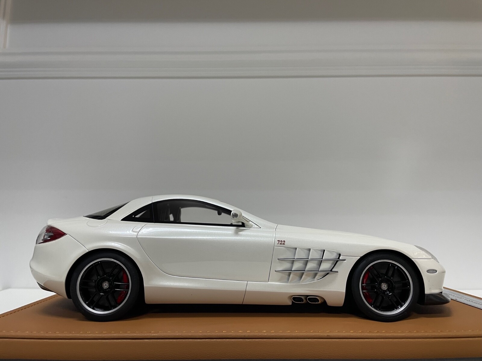 Mercedes-Benz SLR Mclaren 722 Edition (Pearl White) [Ivy