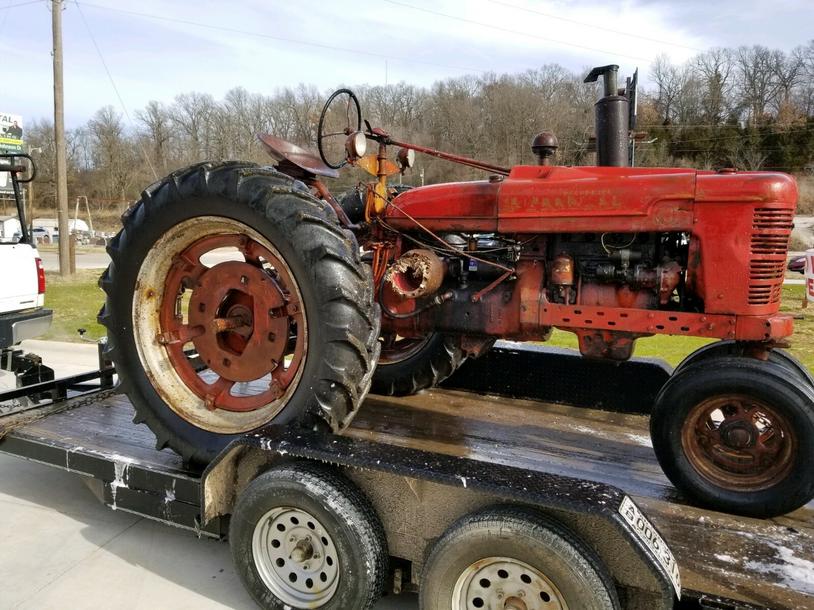 1947 International Farmall tractor - it runs!