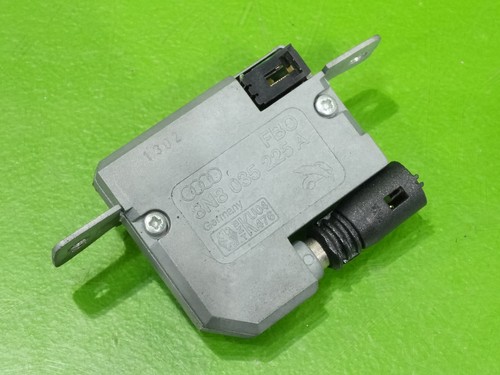 00-06 Audi TT OEM 8N8035225A antenna booster amplifier control VW