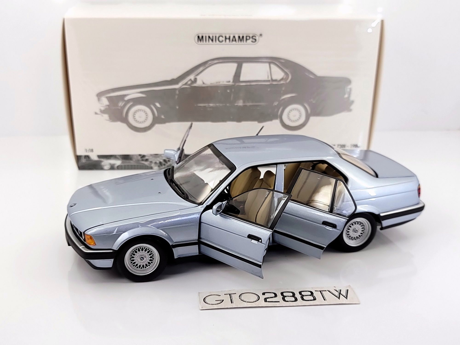 希少 1/18 BMW 730i ミニチャンプス(MINICHAMPS) E32 Sfcce3cfd5f634582aead99843759d
