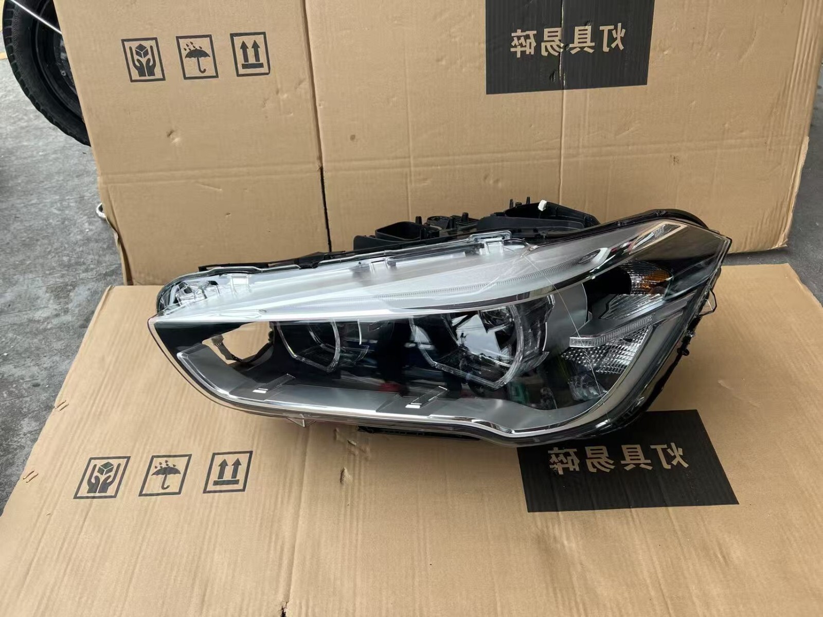 2tone イッセン SONGTAO-AUTO PARTS# 63117436461 Left front headlight 1pack