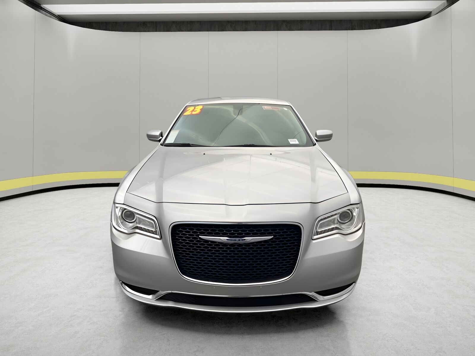 Owner 2023 Chrysler 300 Silver -- WE TAKE TRADE INS!