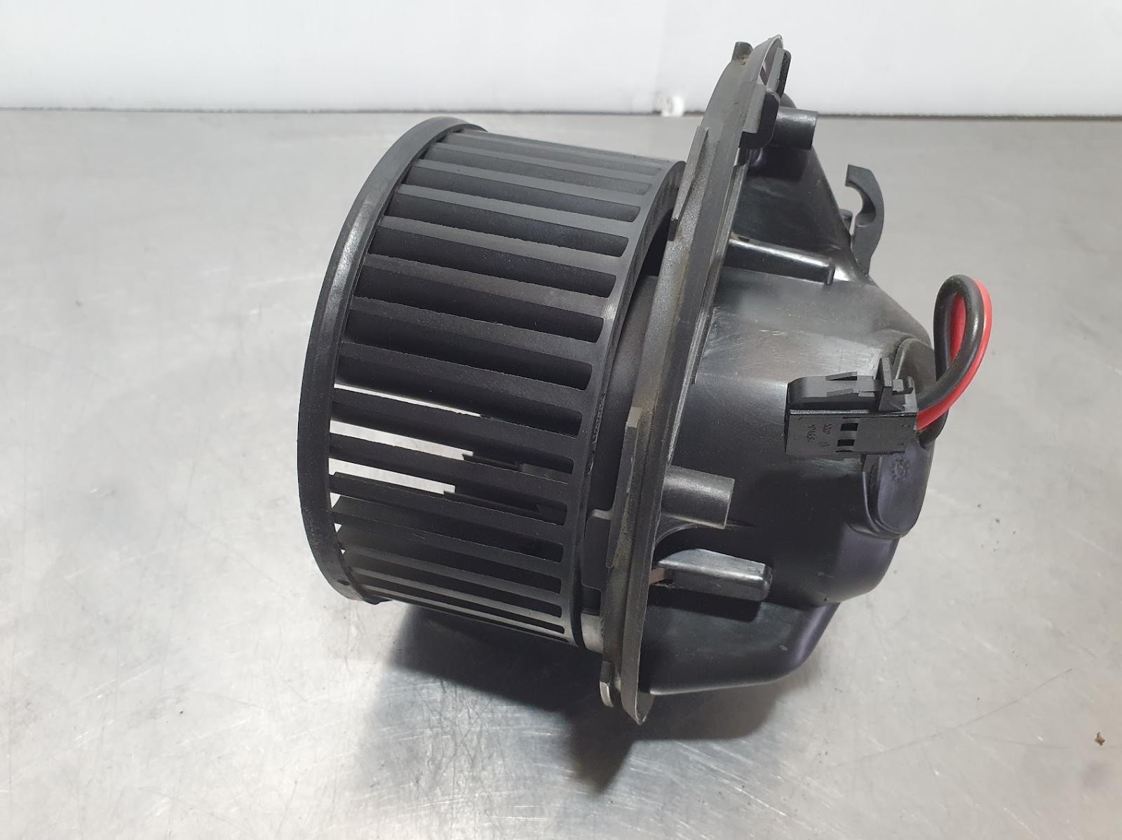 2008 Audi A3 HEATER FAN MOTOR 8P VALEO P/N F995428E F995428E 1K2820015F image 6