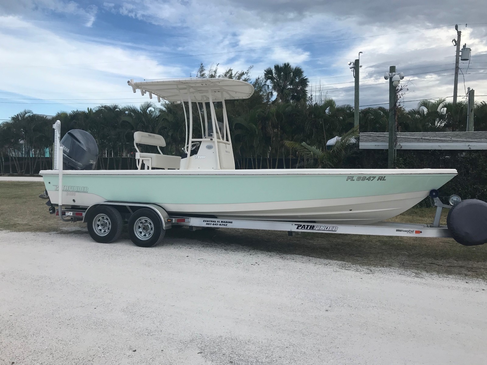 2017 Pathfinder 2400 TRS