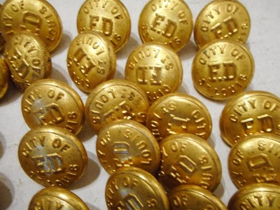 LOT OF 125 USED CITY OF ST LOUIS FIRE DEPARTMENT  BRASS COAT BUTTONS